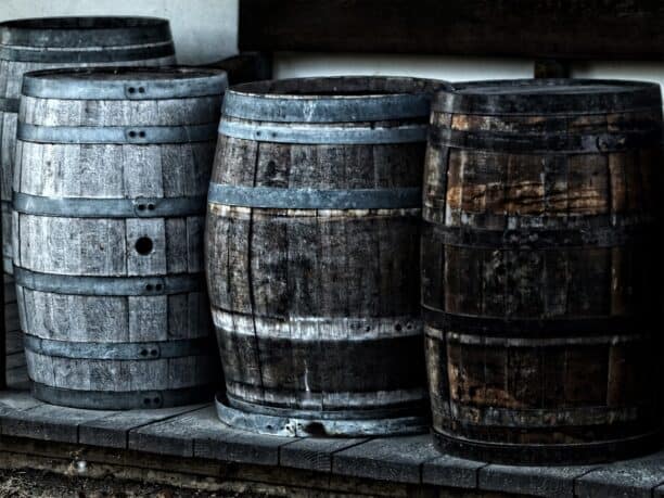 Barrel wedding decor ideas